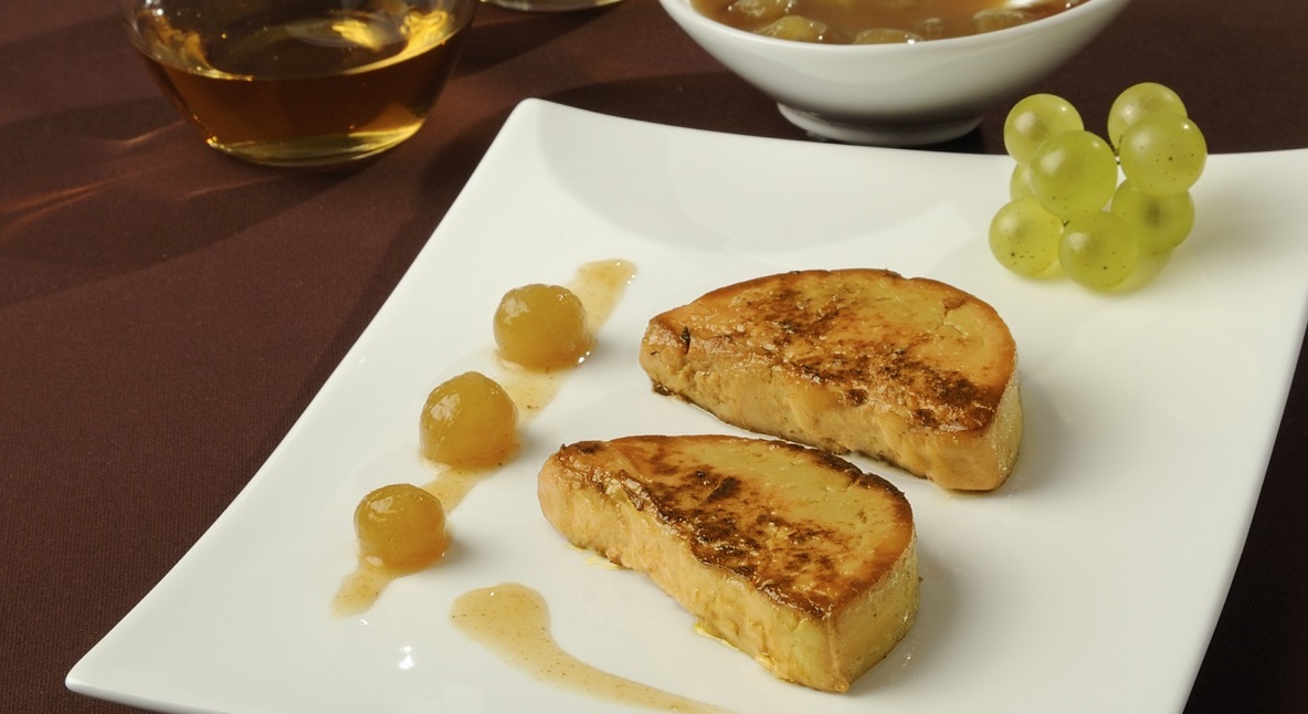 Escalope de foie gras poele aux raisins